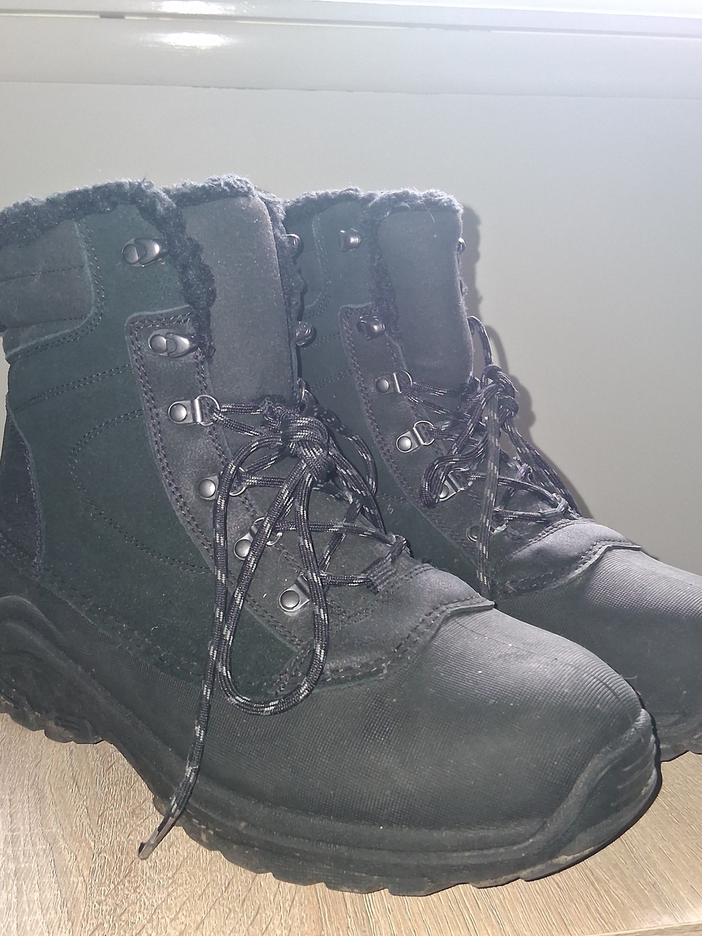 Thermolite Ecomade Black Faux Fur-Lined Boots Men's Size 11